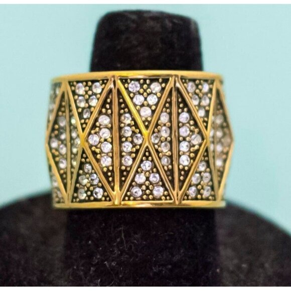Vintage Gold Tone Geometric Pattern Rhinestones Ring Size 7 1/2 - E8 - Picture 1 of 3